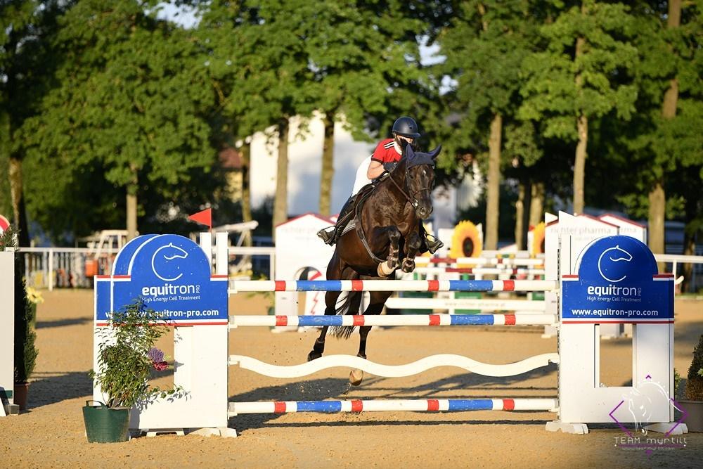 Esther Blumschein ließ mit Platz zwei im samstägigen S*-Springen aufhorchen – Foto: TEAM myrtill