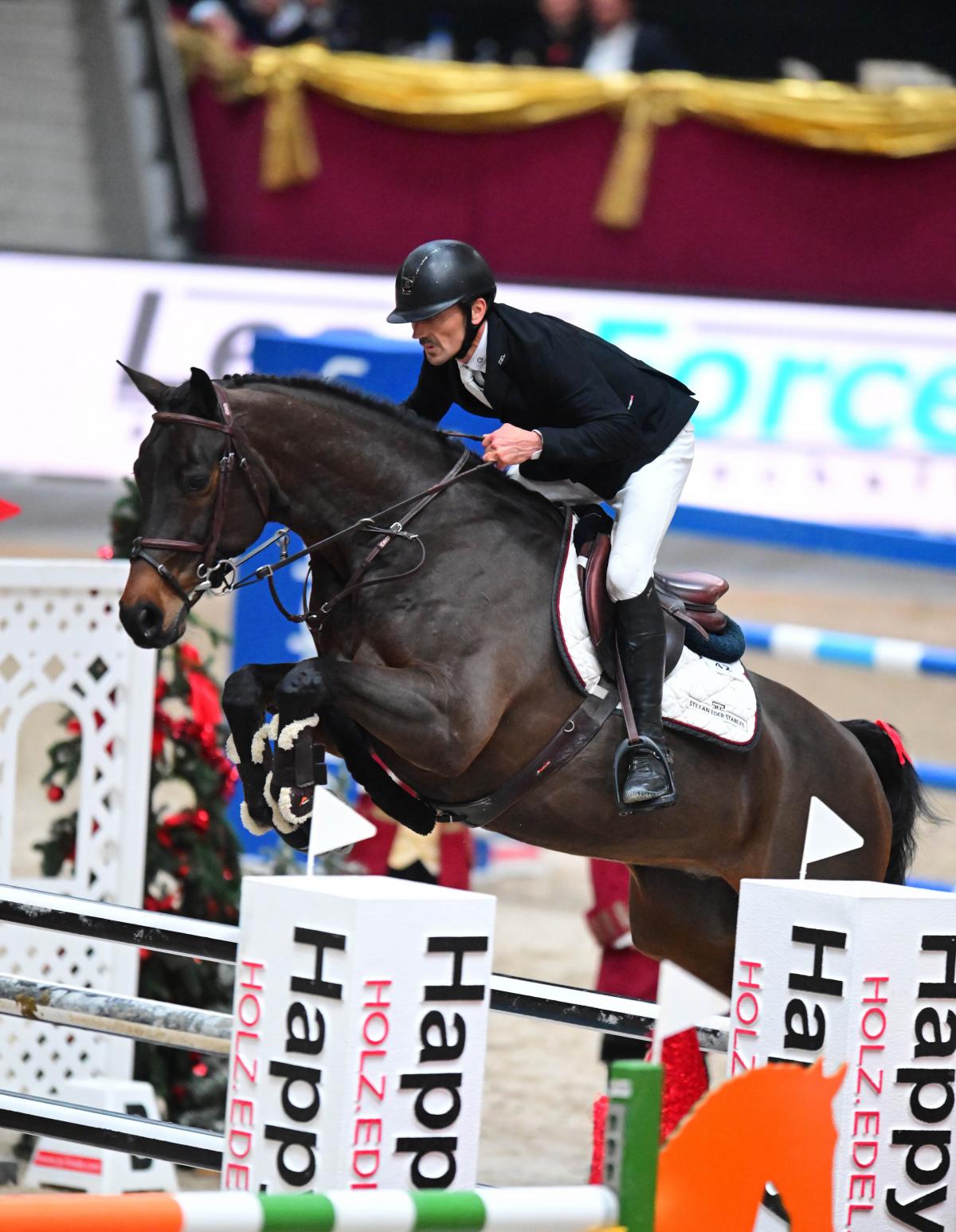 Stefan Eder (OÖ) konnte bei den Silberpfeil Amadeus Horse Indoors wichtige Weltcup-Punkte sammeln. © Silberpfeil Amadeus Horse Indoors | Daniel Kaiser