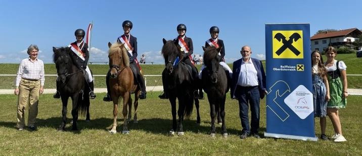 Die OÖ Landesmeisterinnen und Meister Islandpferdereiten (c) Josepha Schlederer